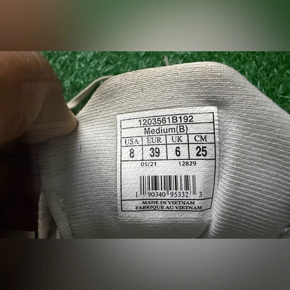 Brooks Women's Sneakers - Gray Size 9‎